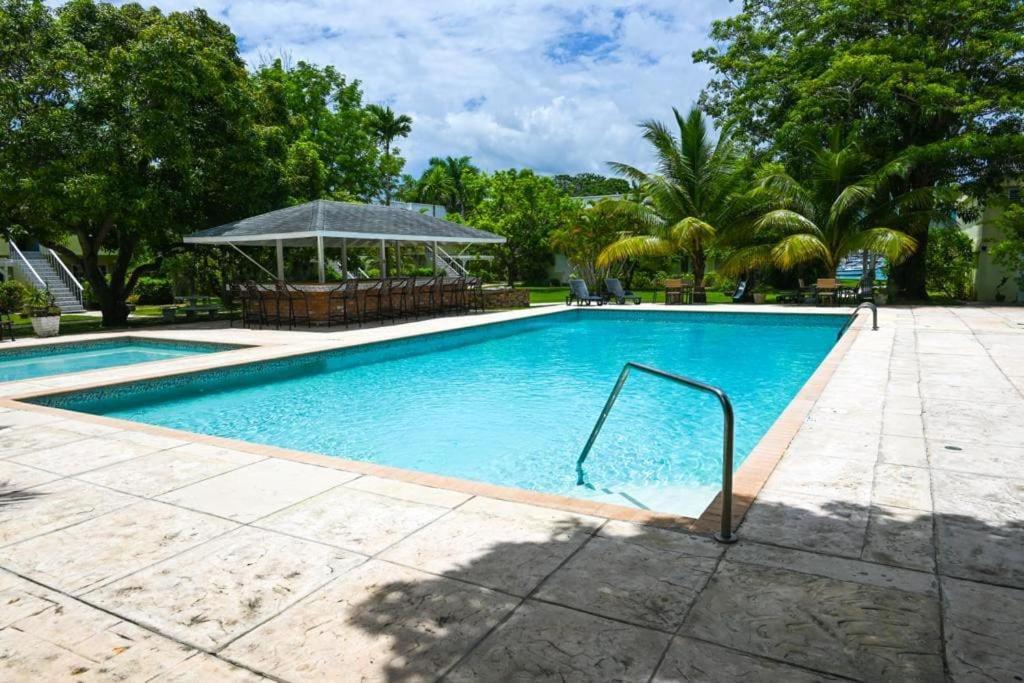 D'Escape At Seawind On The Bay Apartment Montego Bay Exterior photo